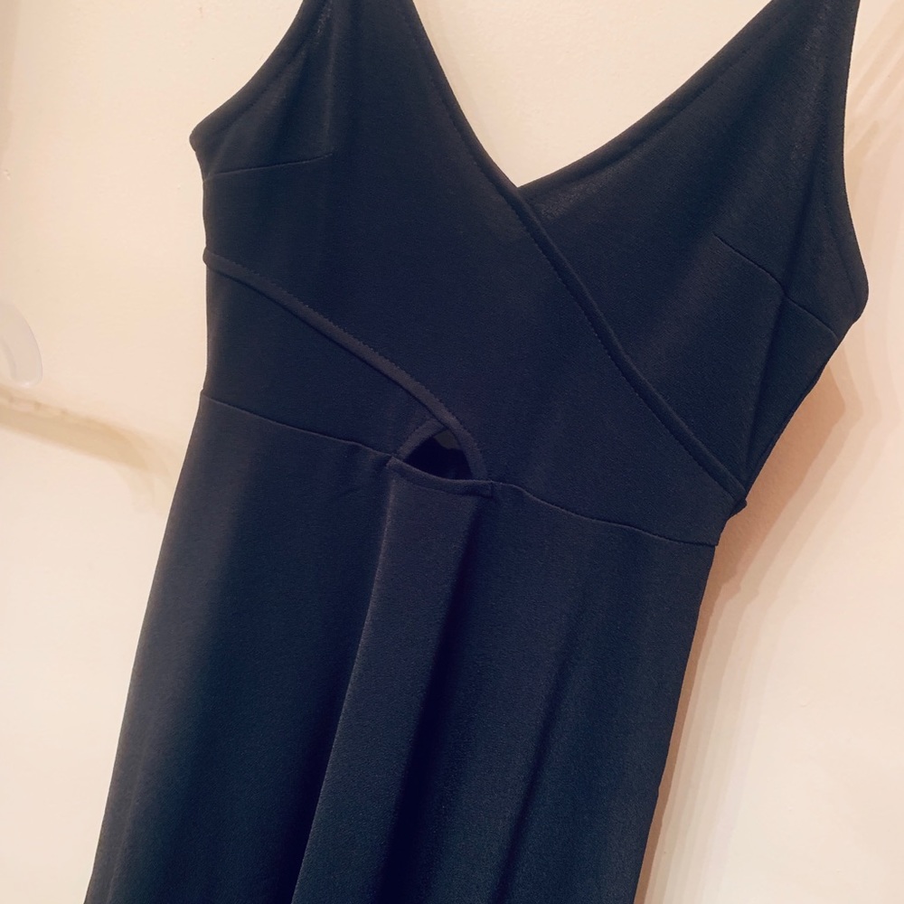 BLACK DRESS - Picture 2 of 3